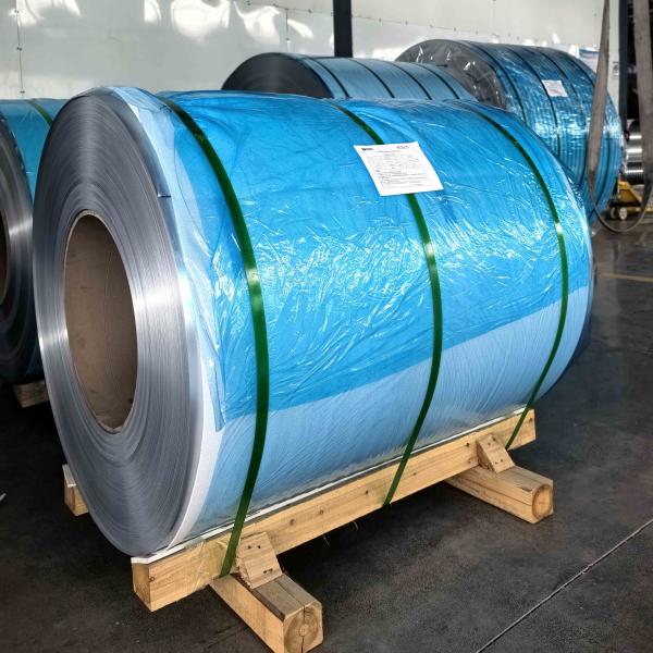 Coil en aluminium prépeint en PVDF 0,5 mm Épaisseur utilisée pour les panneaux de toiture