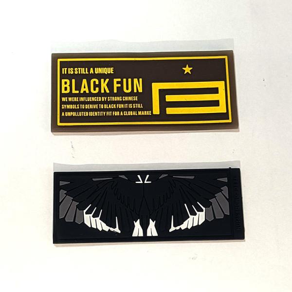 выбитые логотипом значки заплаты силикона мотива 3D резиновые для шить одежды