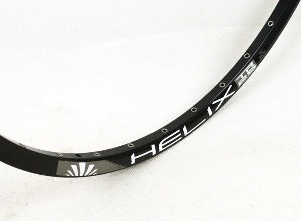 TR29 SUNRINGLE безтрубный горный велосипед ALLOY RIM HIGH STRENGTH