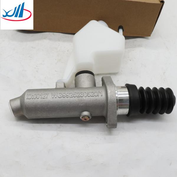 A7 T7H Sinotruk Howo Parts Clutch Master Cylinder Clutch Master Pump WG9925230520/1