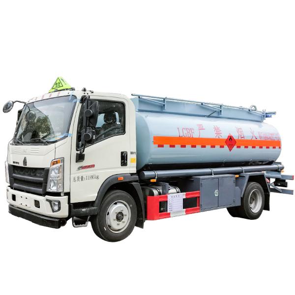 10000ltrs Fuel Truck Refuel Truck Capacity 4 - 6L Powered By Weichai / Chao Chai Engine