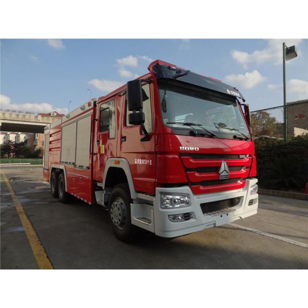 Мультифункциональный 6x4 привод сухой порошок и пенный пожарный грузовик 64L / S крышный монитор