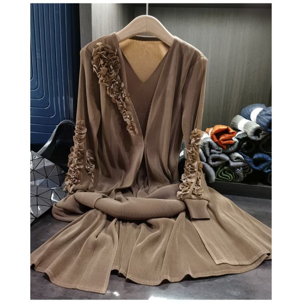 Elegant Heavy-Duty Ruffled Beaded Pleated V-Neck Dress Autumn Solid Color Casual Slimming Chiffon Dress Natural Waistline Front