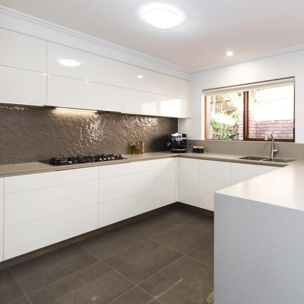 OEM Design High Gloss Kitchen Cabinet Modern Style U Shape Kitchen Cabinets