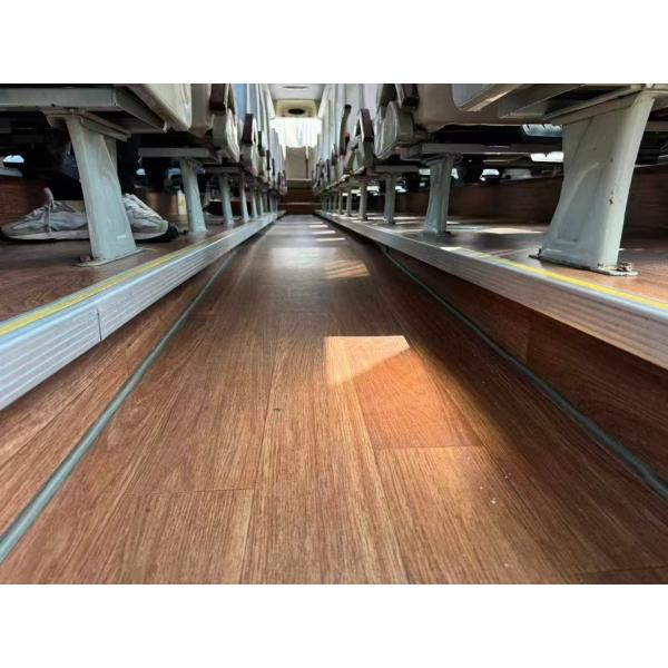 2017 -Made 46-Seat Second-Hand Diesel King Long Tourist Bus with Air Conditioning LHD Steering Position 243 kw Engine Power