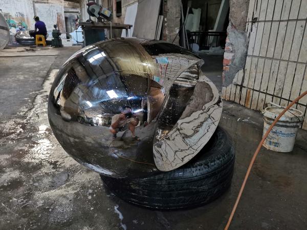 Stainless Steel Abstract Stone Sculpture , Mirror Abstract Yard Sculptures