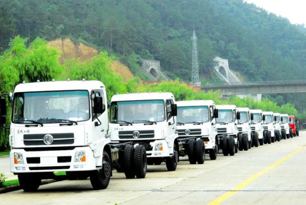 4x4 5-15T Dongfeng Kinrun Troop Crawler,DFL1100B Cargo Truck,Light Truck