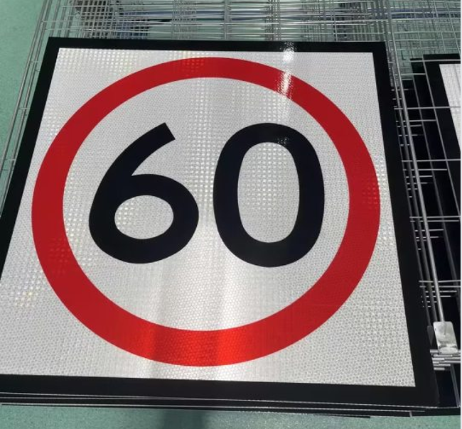 Australian Multi Message Customizable Traffic Sign Offering Performance and Easy Installation Ideal for Municipalities and Private Road Management Projects