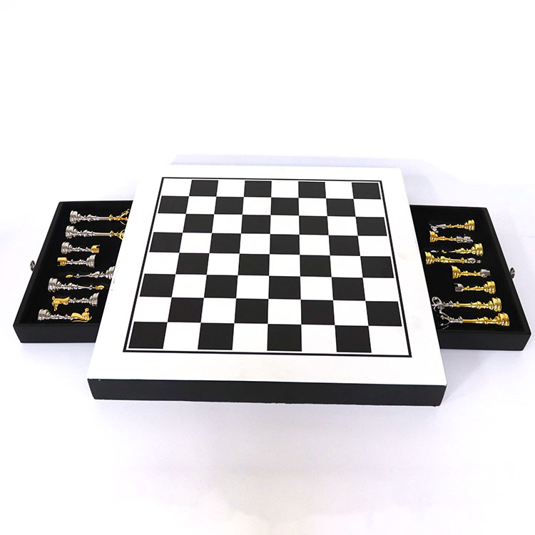 Custom Luxury Gold Silver Gradient Metal Chess Set with Custom Size and Customized Logo in Zinc-Alloy Material