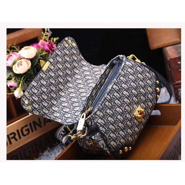 Stylish Fashionable Elephant Pattern Crossbody Bag for Women Made of Durable PVC Leather