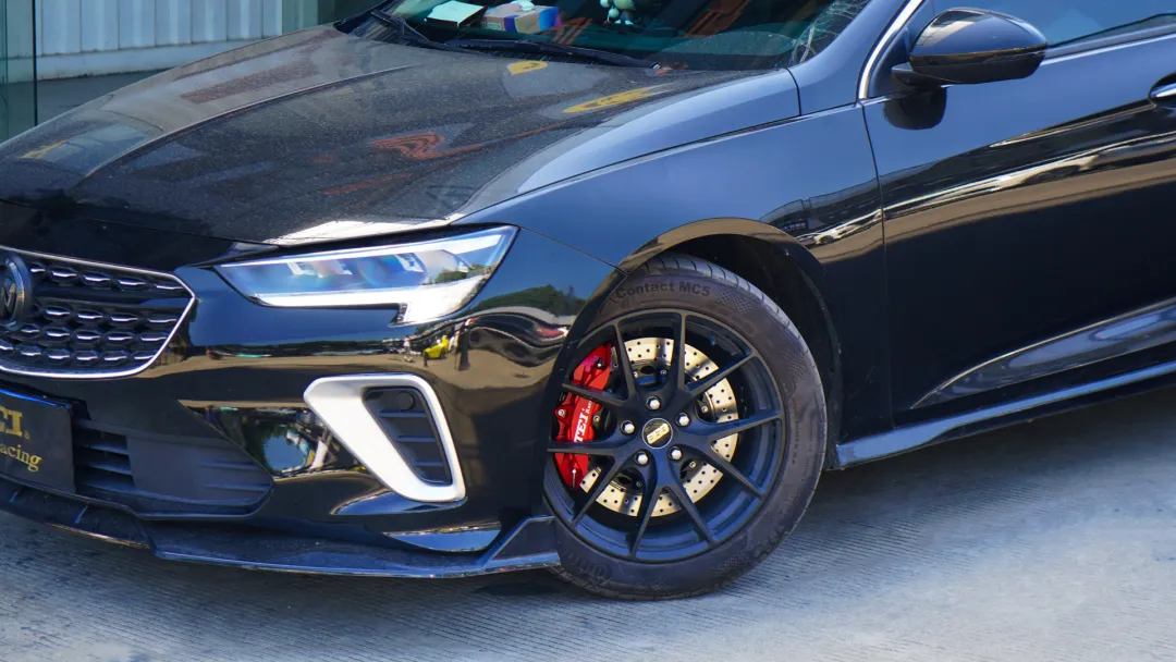 Передний большой тормозный комплект 4 поршневого калибра с 355x28 мм ротором BBK автоматическая тормозная система для Buick Regal 18 дюймового автомобильного обода