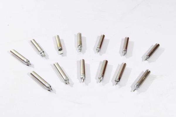 完全自動チンの溶接ロボット プラットフォーム1頭と溶接線直径0.5 空気源0.4-0.6MPA