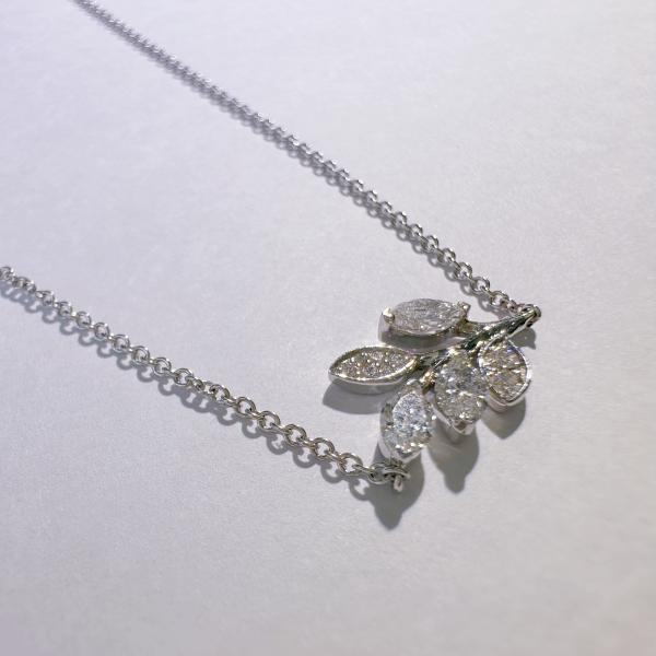 Handmade Luxury 18K Gold Leaf Pendant Necklace New Design Fashion Jewelry Women Customized Diamond Necklaces Anniversary Wedding