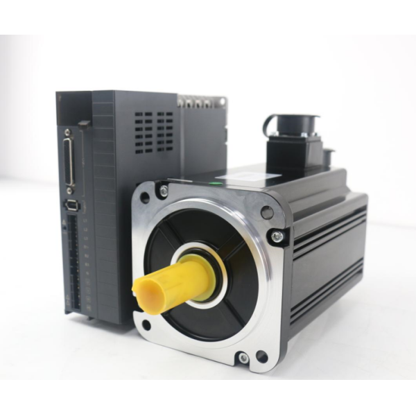 380V 3.8KW 15Nm 2500RPM 23bit 130mm 3 Phase AC Lichuan Servo Motor With Driver 130M15025B+M2532P