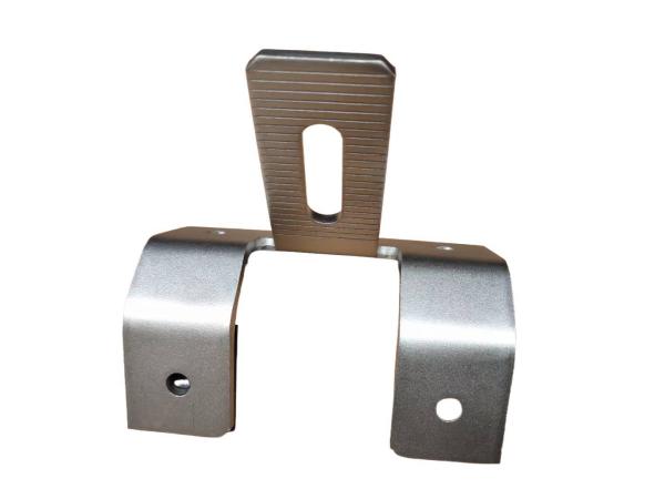 Dispositivo de sujeción de láminas de acero de color duradero Ajustable, de alta resistencia, fácil de instalar para construcción e uso industrial