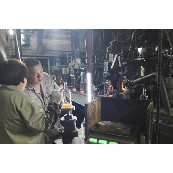 Empty Coloured Wine Bottles Reusable Round Square Shaped SGS Food Grade