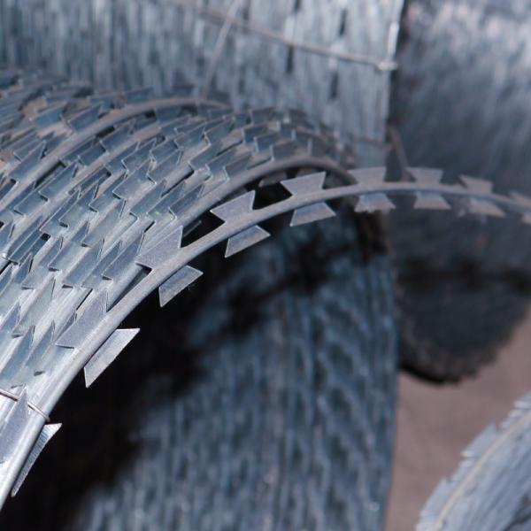BTO-22 Type Galvanized Barbed Concertina Razor Coil For Safety Protection Constantine Wire