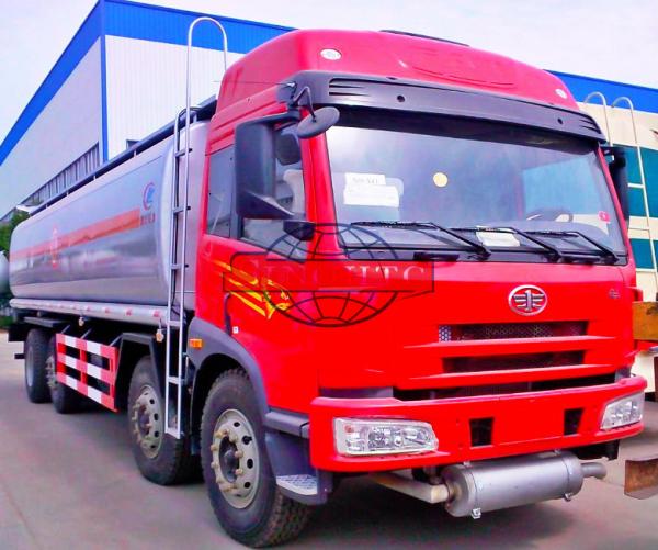 20 - 28 Tons Heavy Duty Fuel Carrier Truck , Gasoline / Liquid Chemical Tanker Truck