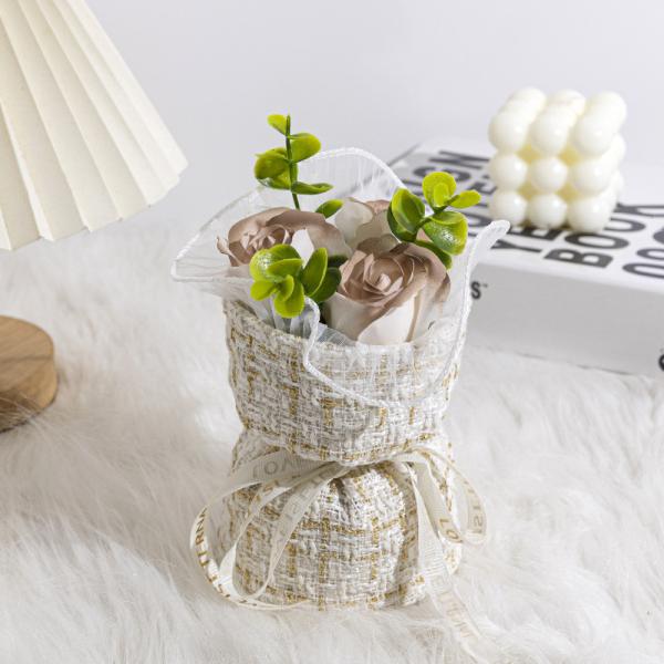 A mini French-style rose soap bouquet for Valentine's Day on May 20th, a birthday gift and souvenir for your boyfriend and girlfriend
