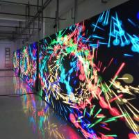 Améliorez vos visuels avec un écran LED de petite hauteur de pixel 427186 points/m2 Densité et lampes SMD2121