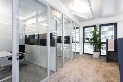Customizable Aluminum Frame Glass Partition Wall with 2-Year Warranty