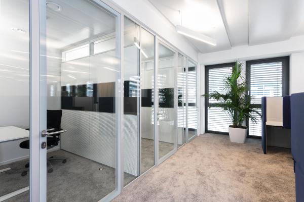 Customizable Aluminum Frame Glass Partition Wall with 2-Year Warranty