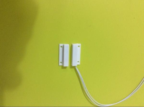Surfaced Mount Magnetic Door  Switch Sensor In dimension 34*14*7.5mm ideal for wood door or window