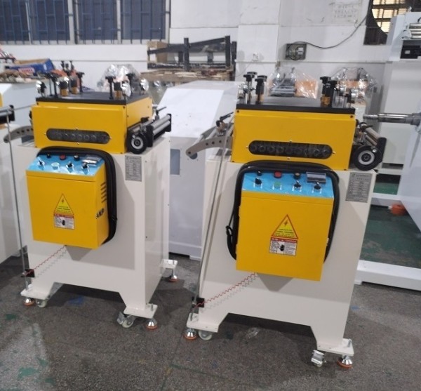High Speed Leveling Sheet Metal Straightening Machine Automatic 0.3-1.2mm Thickness