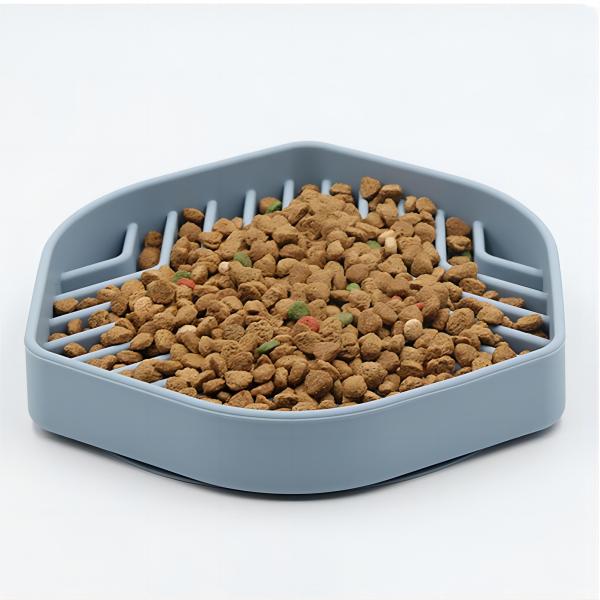 Pet Silicone Treat Dog Lick Mat With Suction Slow Feeder Bowl for Stocked Pet