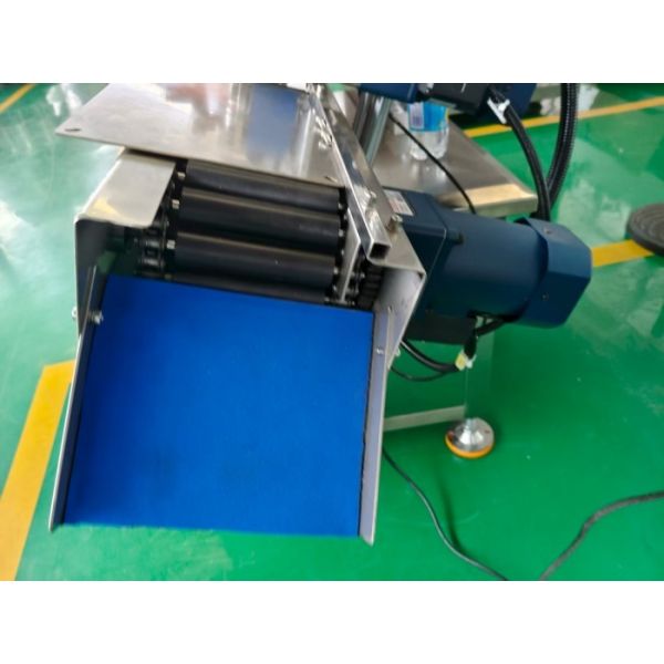 High-Speed Cosmetic Labeling Machine - Fully Automatic Sticker Labeling for 1-20ml Glass or Plastic Bottles with Taping and Printing Features