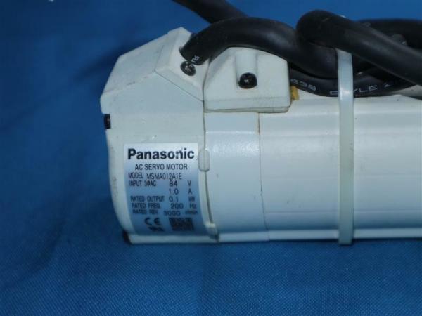 Panasonic : Moteurs triphasés 0.18KW-315KW-AC Servo MSMA012A1E