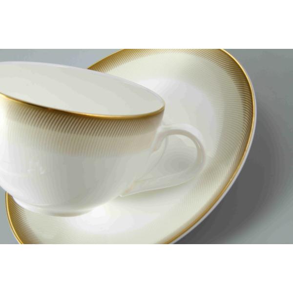 Modern Arabic Pakistani Luxury Golden Rim Bone China Dinner Sets 45% Bone Ash