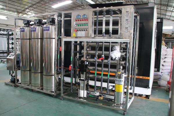 3TPH 5.5kW-380-415V 3xSS304 Tanks Brackish Water Reverse Osmosis Water Plant