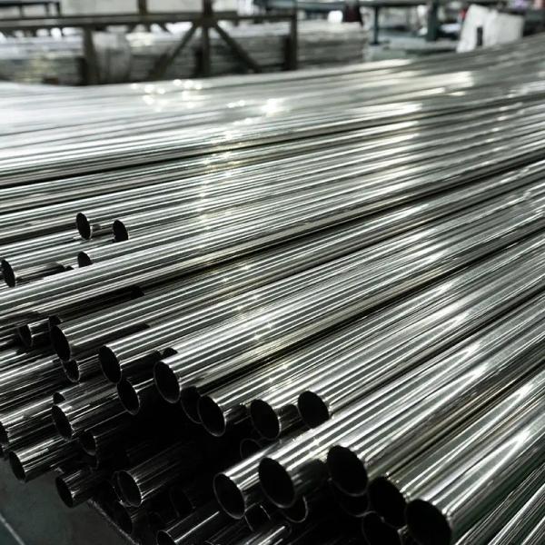 SS 904L ASTM Stainless Steel Pipe Polished Surface 2 Inch 4 Inch Round Shape