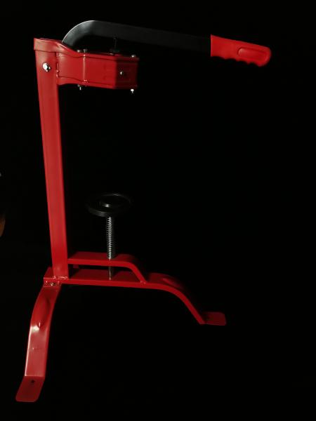 Hand Held Wine Floor Corker 48.5 * 50 * 78.5cm Easy And Safe Operation