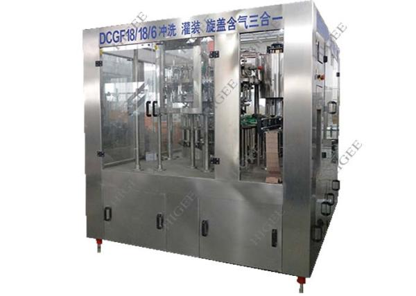Small Plastic Bottle Carbonated Drink Filling Machine 32 Rising Heads 6kw