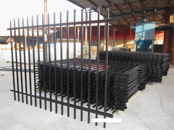 Spear Top fixed fence panel 1.2mx2.4m galvanized steel Black/cream colour