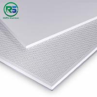 la configuration de 600mm dans des tuiles en aluminium perforées de plafond saupoudrent le revêtement