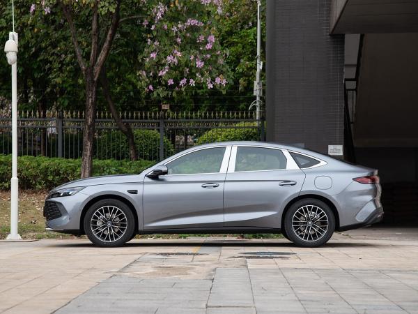 Geely 2025 DM-i Intelligent Driving Edition 80KM PHEV Sedan Popular Used Cars with VI Environmental Standards