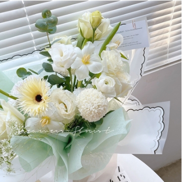 New Style Small Handkerchief Paper For Wrapping Flowers, Anti-fruit Jelly Film Flower Wrapping Paper Material, Strawberry Bouquet Flower Wrapping Paper