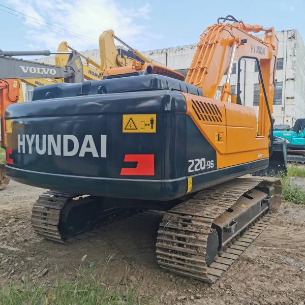 Year 2017 Used R220-9S Excavator Ideal for Middle East and South America Construction