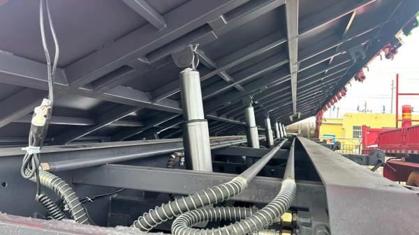 Side Wall Semi Trailer truck With Twist Locks 3 Axles Stake Cargo Trailer