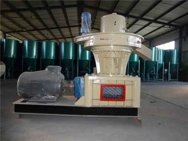 Машина для переработки пеллетных материалов из биомассы