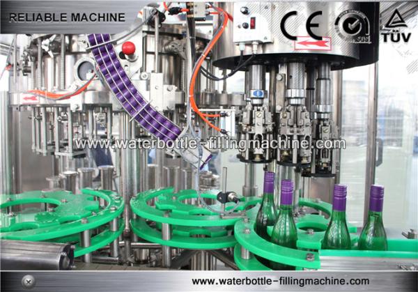 Equipamento tampando 2000-55000BPH da bebida quente da máquina de engarrafamento do vidro de vinho do álcool