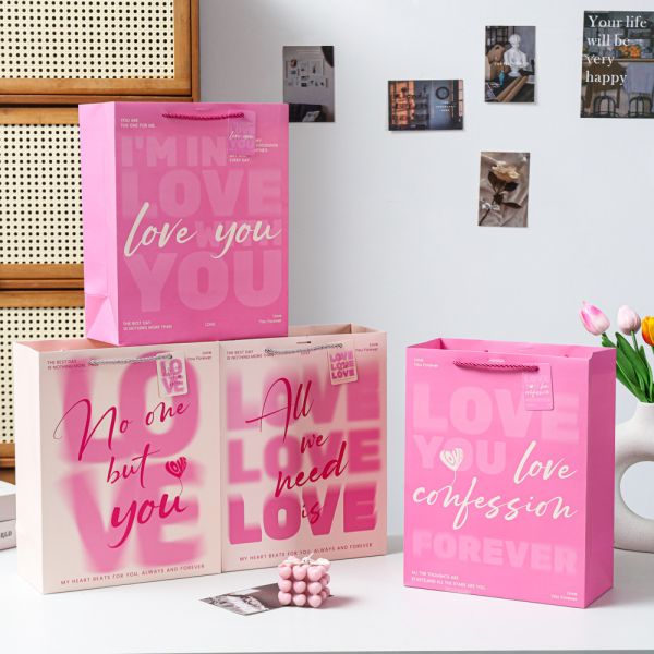 Ensemble de sacs cadeaux en carton texturé de qualité supérieure, poignées en corde, messages d'amour romantiques