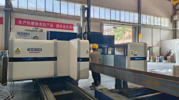 Machine de découpe laser à faisceau H avec précision de repositionnement ± 0,02 mm et alimentation AC380V 50Hz