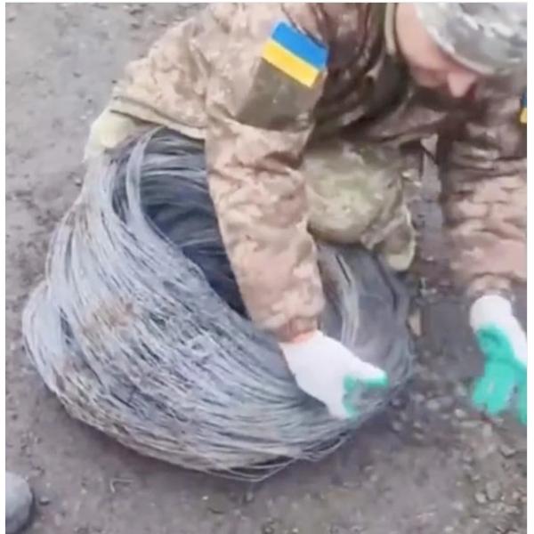 KN Производитель Танк Барьерная проволочная сетка Танк Шляжка обертывание Поле битвы Оборонные работы проволочная обмотка