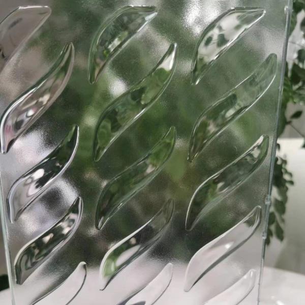 Décoration contemporaine du verre fondu par processus de fusion à chaud