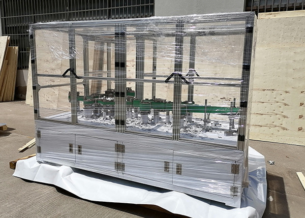 машина для упаковки санитарной салфетки 220V 0.6Mpa 20PPM