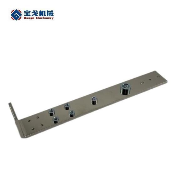 RoHS Certified B48 L Shape Copper Cover Aluminum Composite Busbar with 6 Ways Tapping